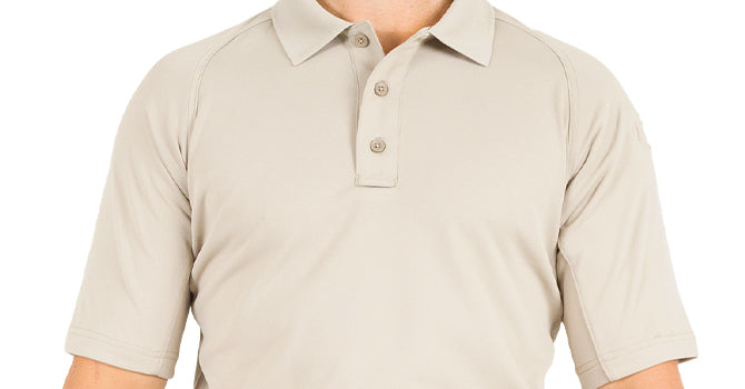 The Men’s Performance Polo has a natural, tapered fit with a full running gusset that provides a smooth, flattering tuck-in. The no roll collar and perfectly sized rib knit cuffs won’t lose their shape over time, ensuring a professional look for life.