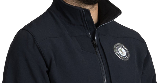 Flexible, 4-way stretch outer shell is water and wind resistant, giving you maximum durability and light weather protection.