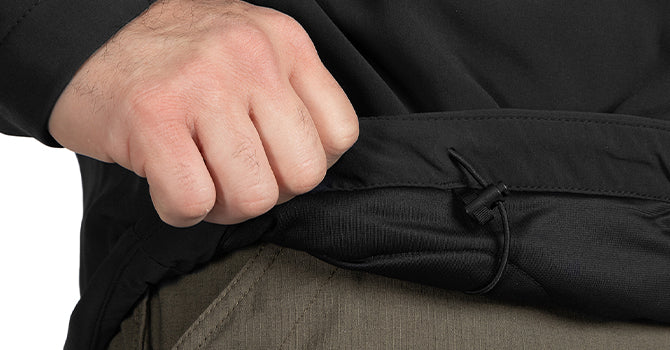 Keep warm air in and cold air out with the adjustable cinch bottom.