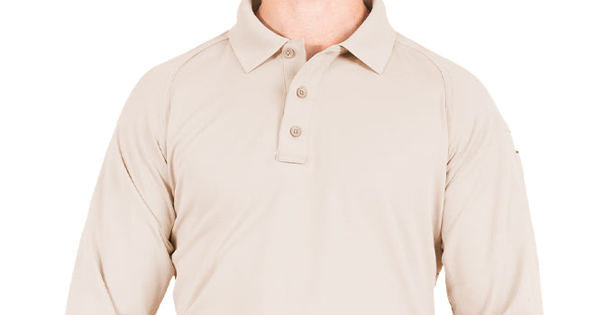 The Men’s Performance Polo has a natural, tapered fit with a full running gusset that provides a smooth, flattering tuck-in. The no roll collar and perfectly sized rib knit cuffs won’t lose their shape over time, ensuring a professional look for life.