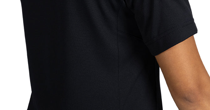The Performance Polo features a full running gusset which allows for maximum mobility, while the microband vent under the arm provides superior ventilation.