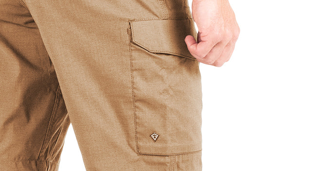 The pockets on all V2 Shorts feature reinforced pocket flaps for a professional look that lasts. A gusset at the bottom of the pocket ensures ample space for all essential gear without adding bulk.